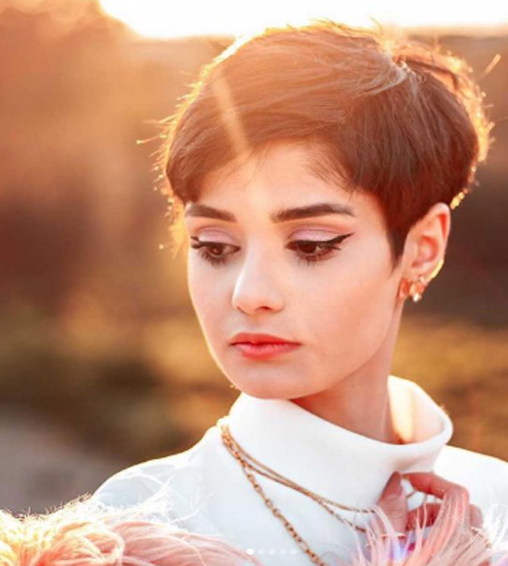 قصات شعر تعطي كثافة للشعر الخفيف.. لا تتردّدي في اعتمادها صورة رقم 2