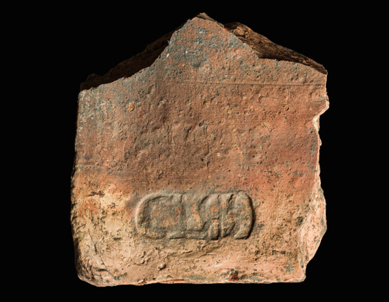 رأس تمثال خزفي نادر يكشف عن مستوطنة رومانية غير معروفة من قبل صورة رقم 5 رأس تمثال خزفي نادر يكشف عن مستوطنة رومانية غير معروفة من قبل صورة رقم 5