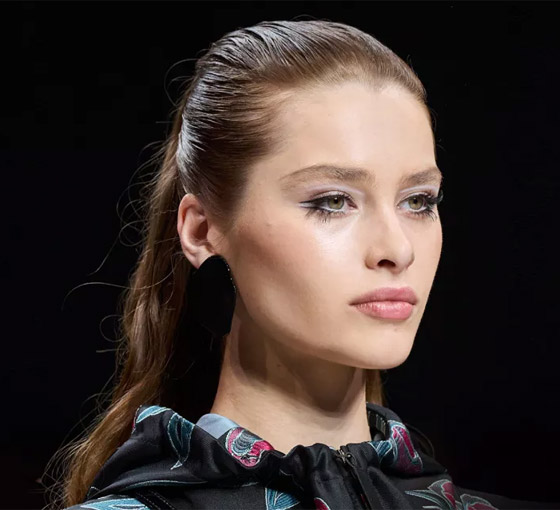 أبرز تسريحات الشعر العملية لإطلالات تجمع النعومة والأناقة في رمضان 2024 صورة رقم 8