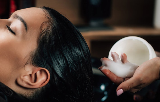 شعرك خفيف؟ اعتمدي هذه الخلطات لتكثيفه صورة رقم 6