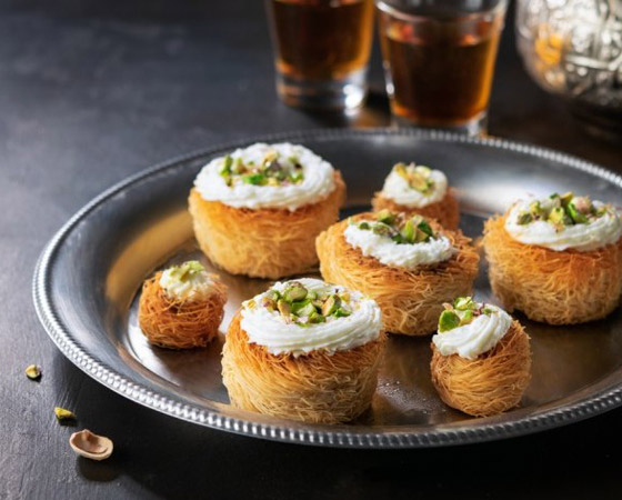 إليكم طريقة تحضير مبتكرة لأكواب الكنافة بالقشطة المميزة صورة رقم 1