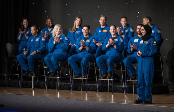 الإماراتية نورا المطروشي أول عربية تنال شارة رواد الفضاء في ناسا صورة رقم 4 الإماراتية نورا المطروشي أول عربية تنال شارة رواد الفضاء في ناسا صورة رقم 4