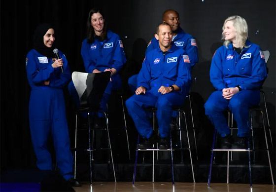 الإماراتية نورا المطروشي أول عربية تنال شارة رواد الفضاء في ناسا صورة رقم 9 الإماراتية نورا المطروشي أول عربية تنال شارة رواد الفضاء في ناسا صورة رقم 9