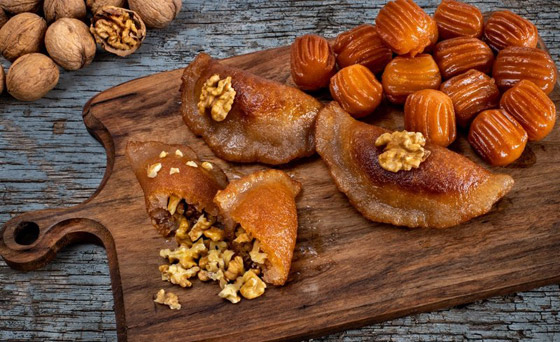 إليكم طريقة تحضير قطايف بالجوز والقرفة صورة رقم 2