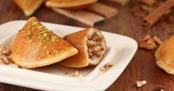 إليكم طريقة تحضير قطايف بالجوز والقرفة صورة رقم 3