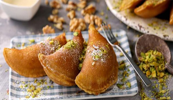 إليكم طريقة تحضير قطايف بالجوز والقرفة صورة رقم 7