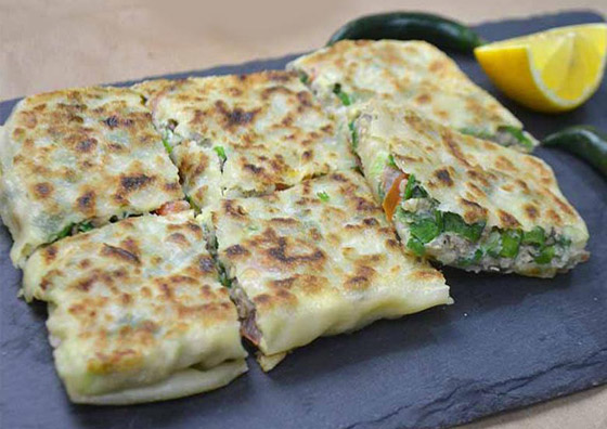 إليكم طريقة تحضير المطبق السعودي بالبيض صورة رقم 4