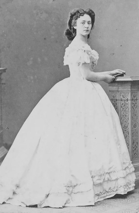 بالصور: تعرفوا إلى النساء اللواتي تركن أثرا في التاريخ صورة رقم 8 بالصور: تعرفوا إلى النساء اللواتي تركن أثرا في التاريخ صورة رقم 8