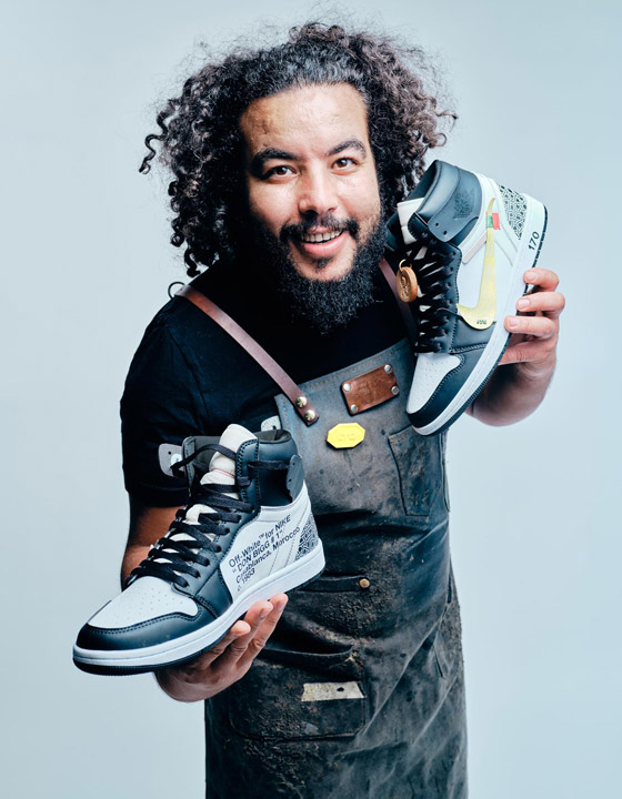 كشف أغلى حذاء بالعالم.. سر اسكافي مغربي نال إعجاب زوجة بايدن صورة رقم 1 كشف أغلى حذاء بالعالم.. سر اسكافي مغربي نال إعجاب زوجة بايدن صورة رقم 1