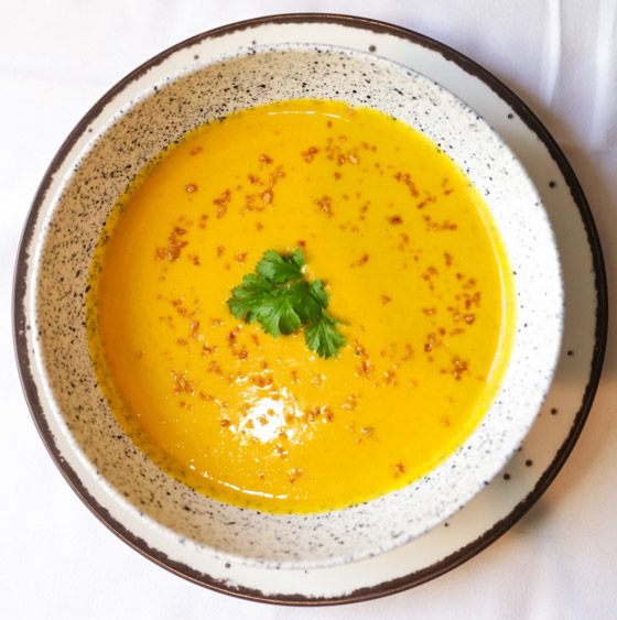 إليكم طريقة تحضير شوربة العدس والقرع لإفطار رمضان صورة رقم 2