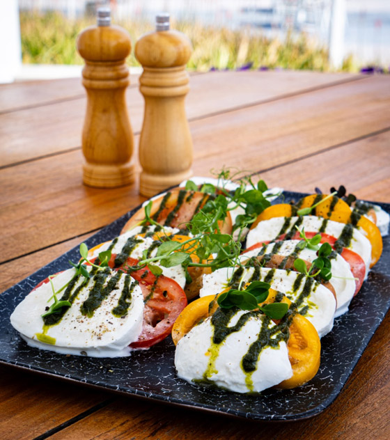 إليكم طريقة تحضير سلطة كابريس الإيطالية الشهية صورة رقم 2