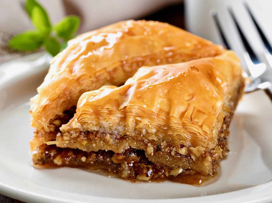 إليكم طريقة تحضير البقلاوة اليونانية الطيبة صورة رقم 7