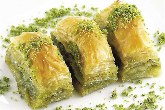 إليكم طريقة تحضير البقلاوة اليونانية الطيبة صورة رقم 2