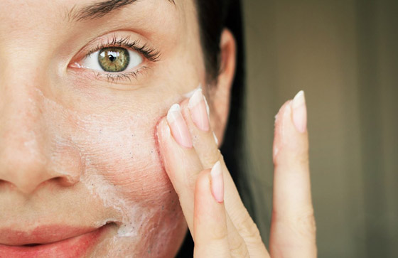 وداعاً للبشرة الجافة في رمضان.. 7 نصائح للحفاظ على نضارتها صورة رقم 1