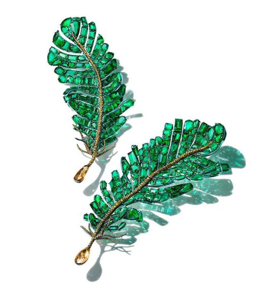 بروشات من أشهر الماركات.. أجمل هدايا مجوهرات ليوم الأم 2024 صورة رقم 3