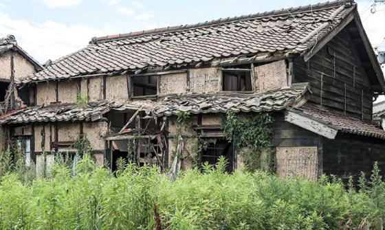 قصص مخيفة من داخل 7 منازل مهجورة حول العالم.. تاريخ مرعب صورة رقم 6