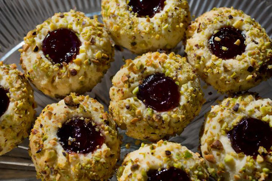 إليكم طريقة تحضير بسكويت الدمعة الطيب صورة رقم 10