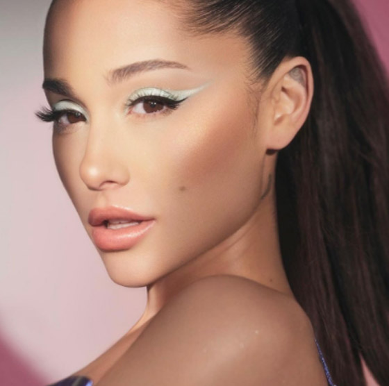 كيف تحصلين على خط فك النجمات Jawline بالمكياج؟ صورة رقم 5