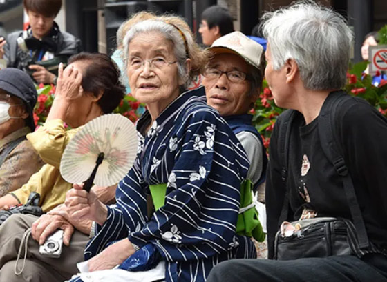 الشيخوخة تُجبر اليابانن على التوقف عن صنع حفاضات الأطفال وزيادة إنتاج حفاضات البالغين! صورة رقم 6