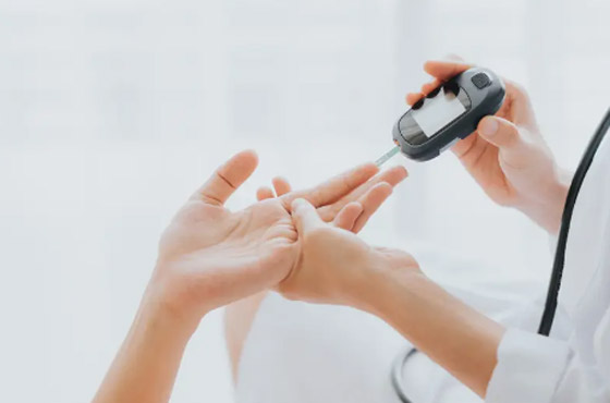 5 أضرار يسببها كسر الصيام بحلويات رمضان صورة رقم 2