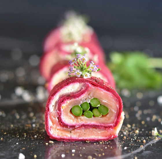 إليكم طريقة تحضير رول الشمندر الملفوف بالجبن صورة رقم 2