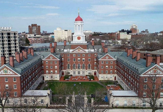 جامعة هارفرد تعتذر عن احتفاظها بكتاب رُبطت صفحاته بجلد إنسان صورة رقم 2