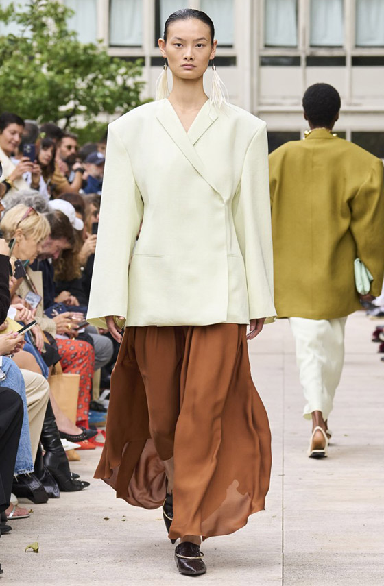 صور: 7 طرق لتنسيق التنورة الطويلة للمحجبات في رمضان 2024 صورة رقم 2