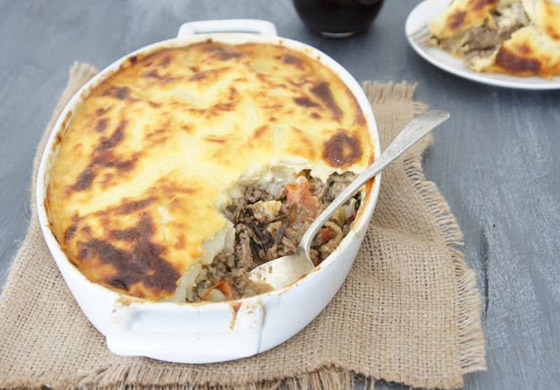 إليكم طريقة تحضير البطاطس بالبشاميل واللحمة المفرومة الشهية صورة رقم 7