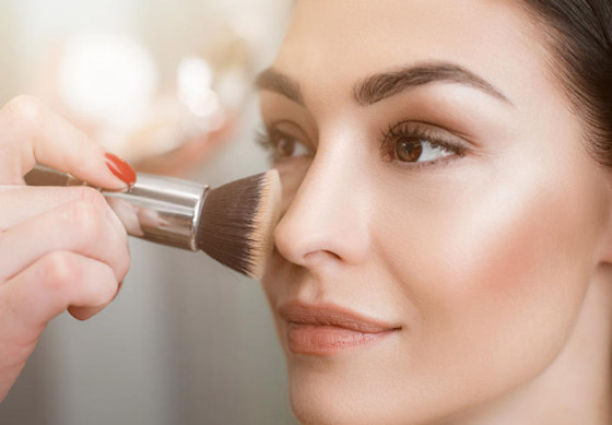 تُبرز ملامحك وتُضفي لمسة من الجمال.. خطوات تطبيق البلاشر متعدد الطبقات صورة رقم 5