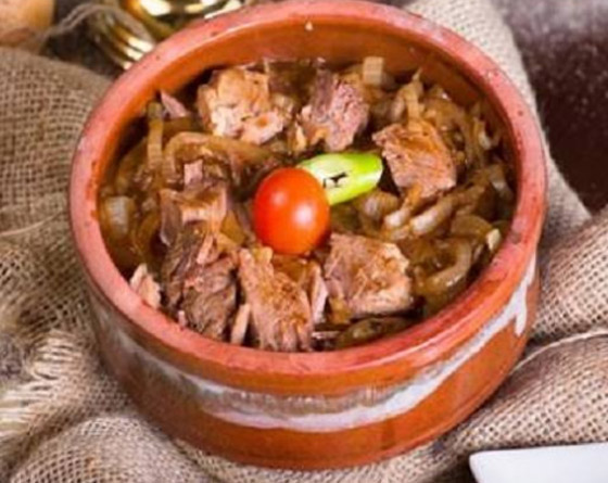 طريقة عمل طاجن اللحم بالبصل وصوص الصويا لوجبة افطار شهية صورة رقم 2