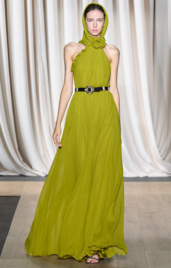 صور: فساتين ناعمة ماكسي ربيعية لعيد الفطر 2024 بحسب شكل الجسم صورة رقم 5