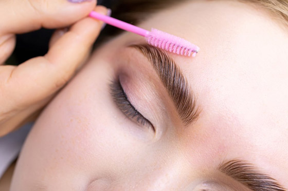 3 حيل للحصول على حواجب أكثر كثافة وامتلاء صورة رقم 4