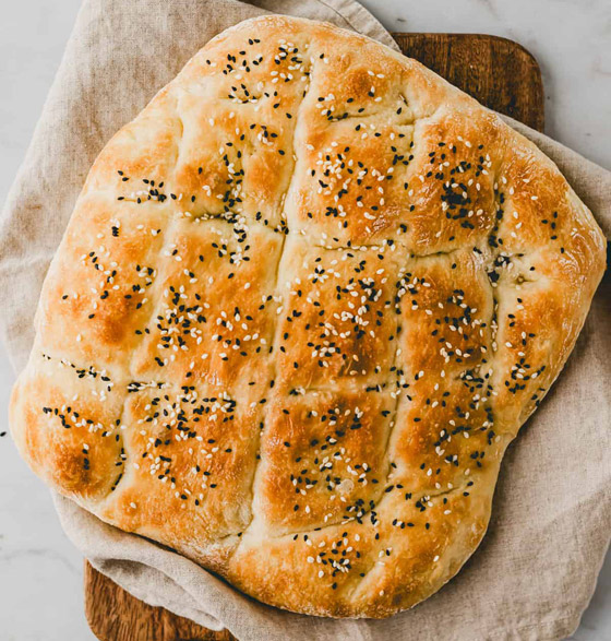 تعرفوا إلى طريقة تحضير خبز رمضان بالسمسم وحبة البركة صورة رقم 3