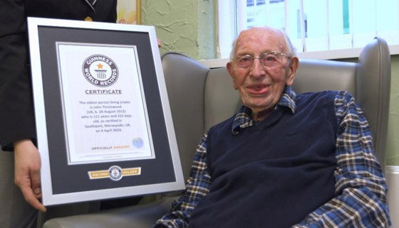 الحظ والاعتدال والسمك والبطاطس.. أكبر معمر يكشف سر طول عمره صورة رقم 8 الحظ والاعتدال والسمك والبطاطس.. أكبر معمر يكشف سر طول عمره صورة رقم 8