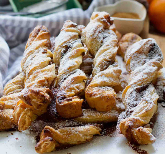 إليكم طريقة تحضير أصابع القرفة بالبف باستري صورة رقم 4