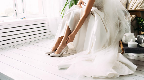 أحذية عروس 2024.. إطلالة فخمة ومريحة صورة رقم 2