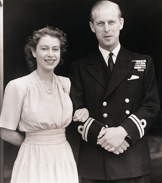 أولها الملكة إليزابيث.. أسرار اختيار المجوهرات الشخصية بالعائلة المالكة البريطانية صورة رقم 1