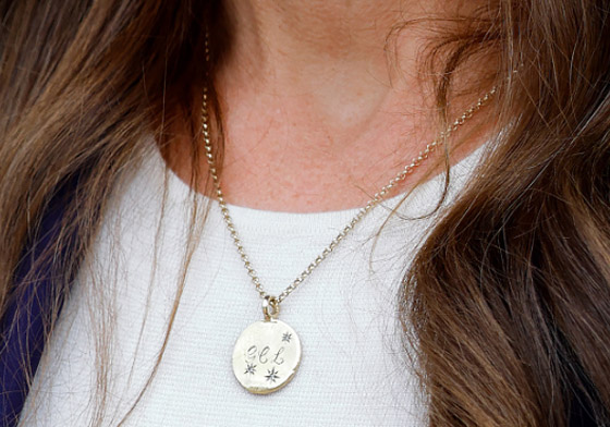 أولها الملكة إليزابيث.. أسرار اختيار المجوهرات الشخصية بالعائلة المالكة البريطانية صورة رقم 16