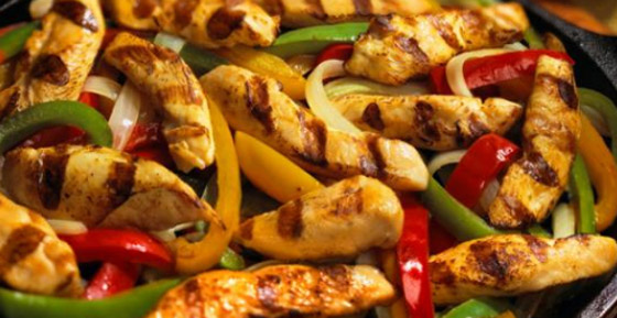 في خلال 30 دقيقة حضري لحم الفاهيتا بالفلفل كوجبة سريعة التحضير وتناوليها بجانب البطاطس المقلية المقرمشة. صورة رقم 1