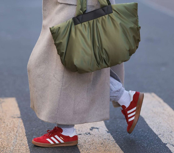 بالصور: أشهر الأحذية النسائية الرياضية في صيف 2024 صورة رقم 1