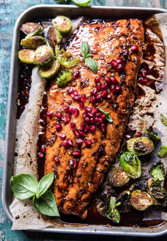 إليكم طريقة تحضير سلمون بدبس الرمان الشهي صورة رقم 2