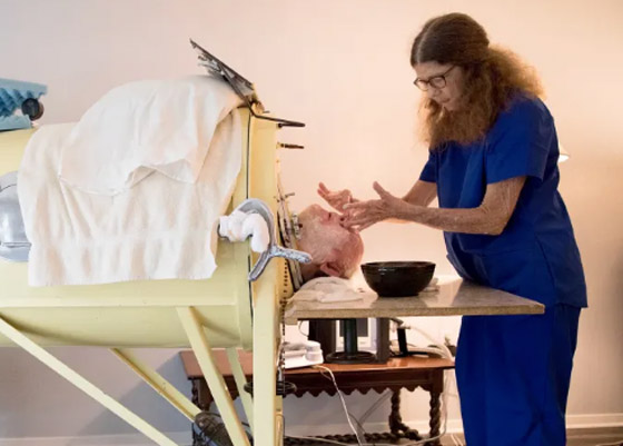 قصة ملهمة لرجل أمضى 70 عاما داخل “رئة حديدية” صورة رقم 6