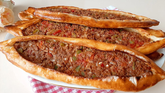 إليكم طريقة تحضير فطيرة البيدا التركية باللحم الشهية صورة رقم 2