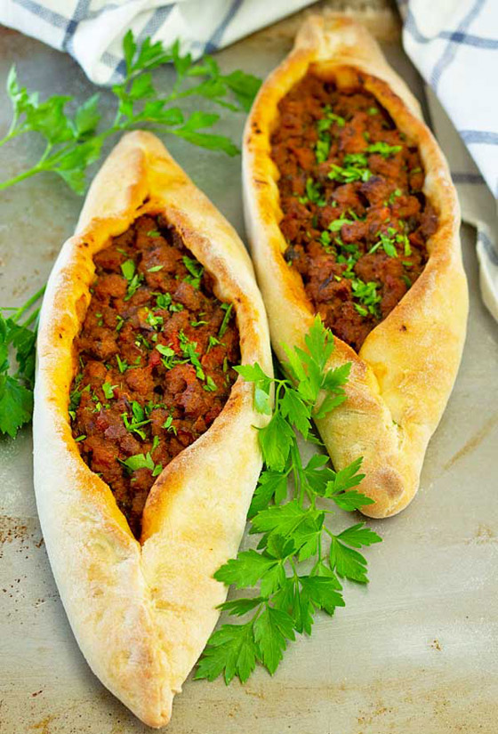 إليكم طريقة تحضير فطيرة البيدا التركية باللحم الشهية صورة رقم 7