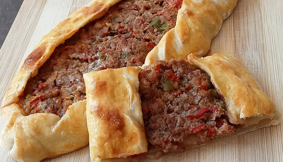 إليكم طريقة تحضير فطيرة البيدا التركية باللحم الشهية صورة رقم 8