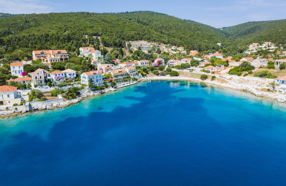 صور: رحلة إلى جزيرة كيفالونيا اليونانية الشهيرة بالمناظر الطبيعية صورة رقم 4