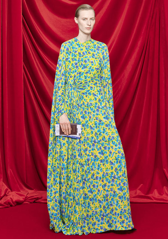 صور: فساتين بنقشة الورود للمحجبات لإطلالات عصرية في الصيف صورة رقم 2