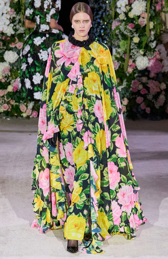 صور: فساتين بنقشة الورود للمحجبات لإطلالات عصرية في الصيف صورة رقم 5