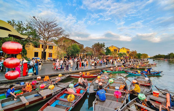 رحلة سياحية إلى (هوي آن) واحدة من أقدم المدن في آسيا.. صور صورة رقم 7