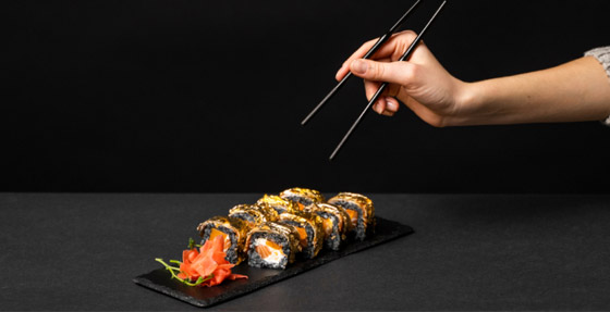 بدأ تناوله منذ 5000 سنة وتحول اليوم مصدر جذب في المطاعم الفاخرة.. هل الذهب الصالح للأكل سام حقاً؟ صورة رقم 5